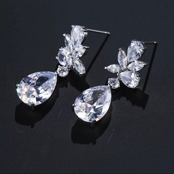 Teardrop Shaped Drop Earrings Simulated Diamonds White Gold Plated - Picture 2 of 5